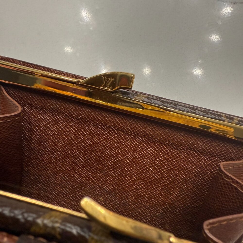 Louis Vuitton Brown and Gold Monogram Kiss Lock Wallet - Picture 10 of 11